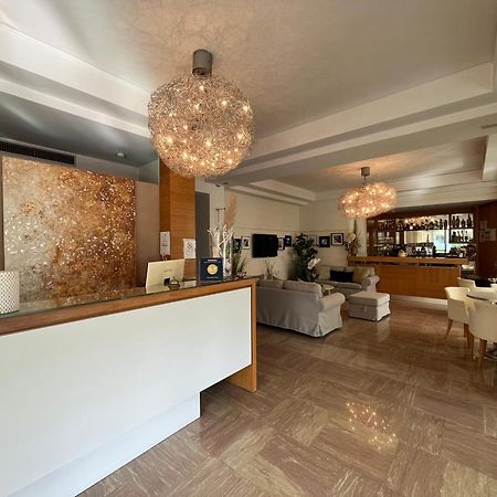 Hotel Mon Pays Riccione Buitenkant foto