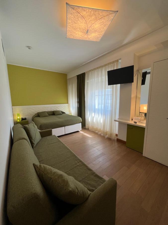 Hotel Mon Pays Riccione Buitenkant foto