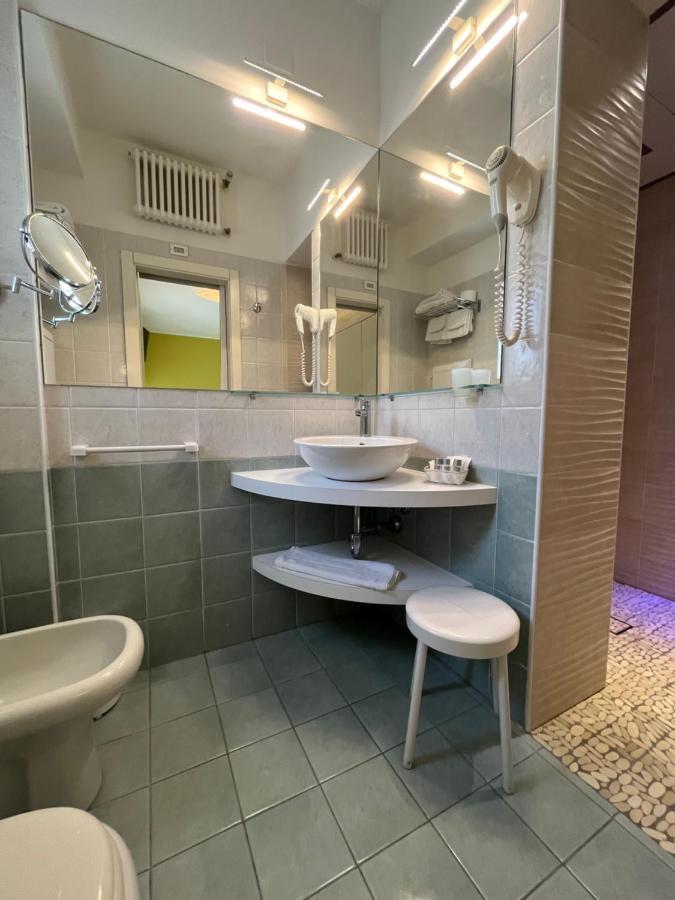 Hotel Mon Pays Riccione Buitenkant foto