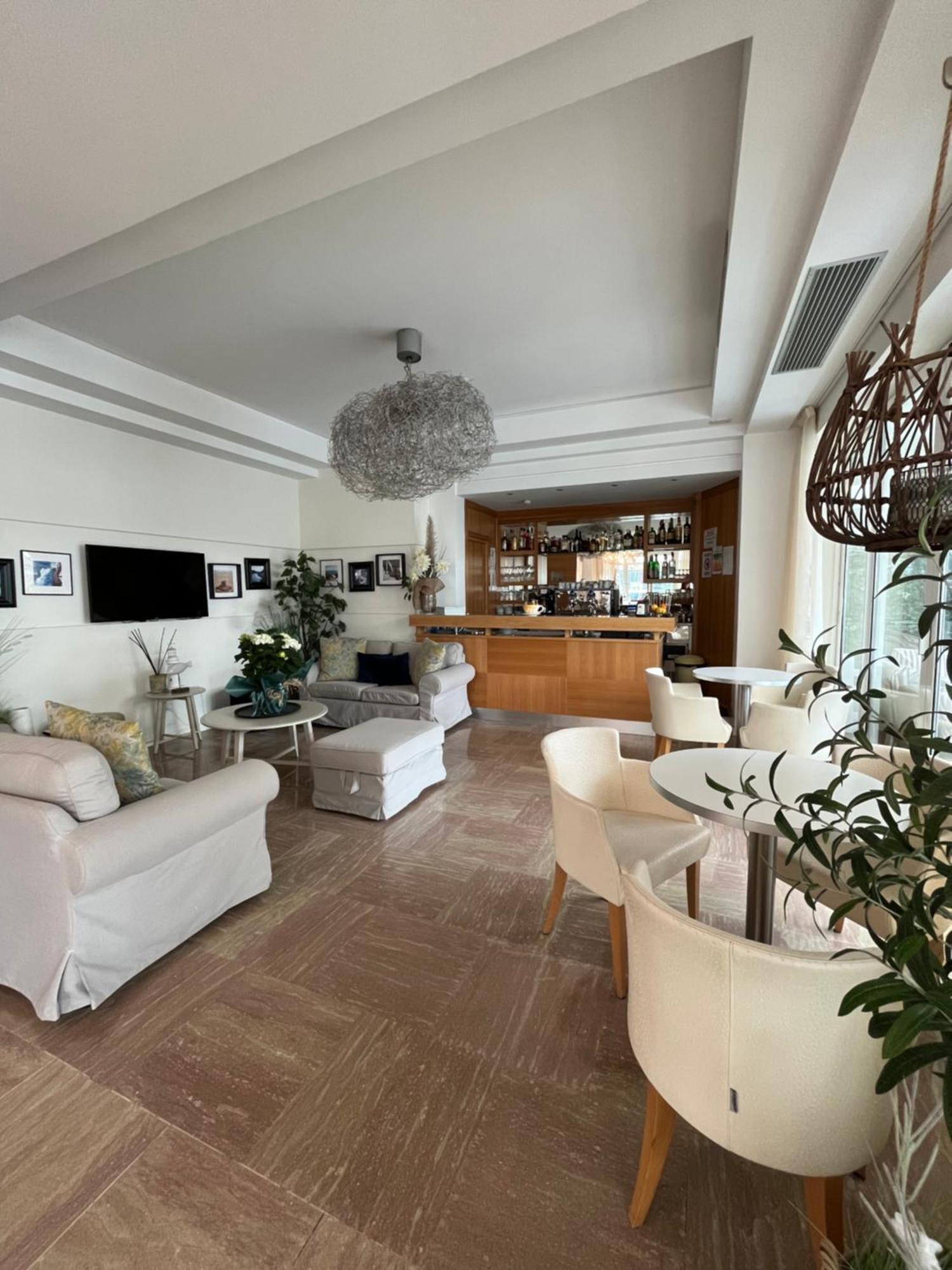 Hotel Mon Pays Riccione Buitenkant foto
