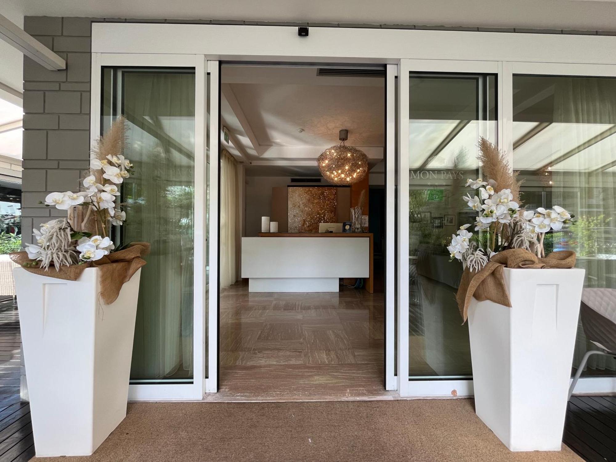 Hotel Mon Pays Riccione Buitenkant foto