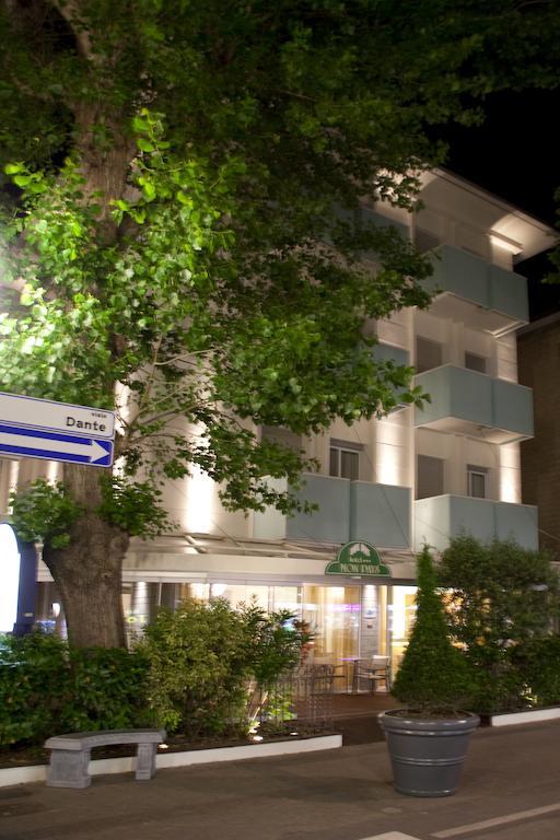 Hotel Mon Pays Riccione Buitenkant foto